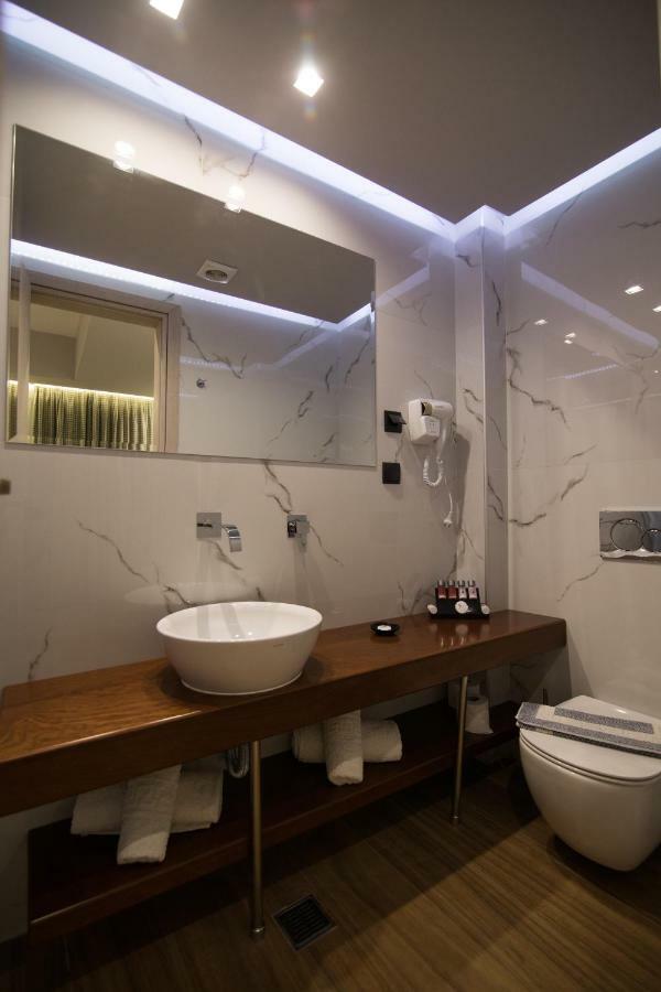 Aianteion Bay Luxury Hotel & Suites Aiandion Ngoại thất bức ảnh
